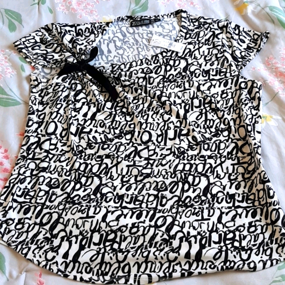 NWT New York and Company L top